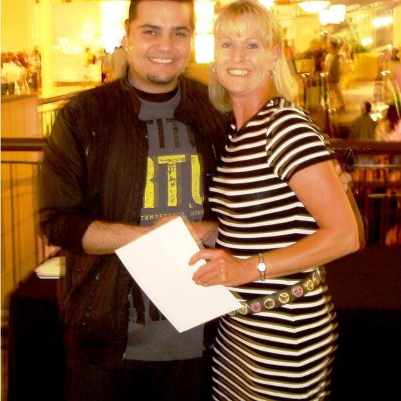 Welcome to my closet - Picture 11 of 11